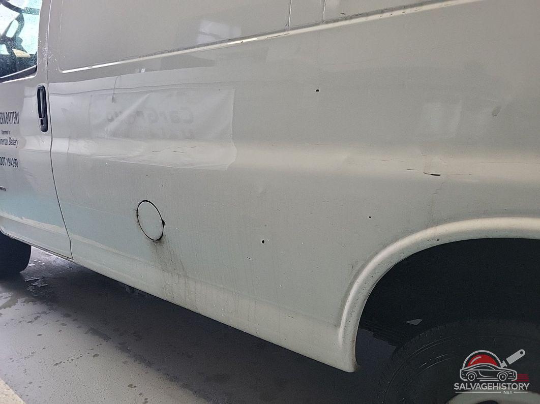 1GCZGGF19L1257328 2020 CHEVROLET EXPRESS CARGO photo no. 2