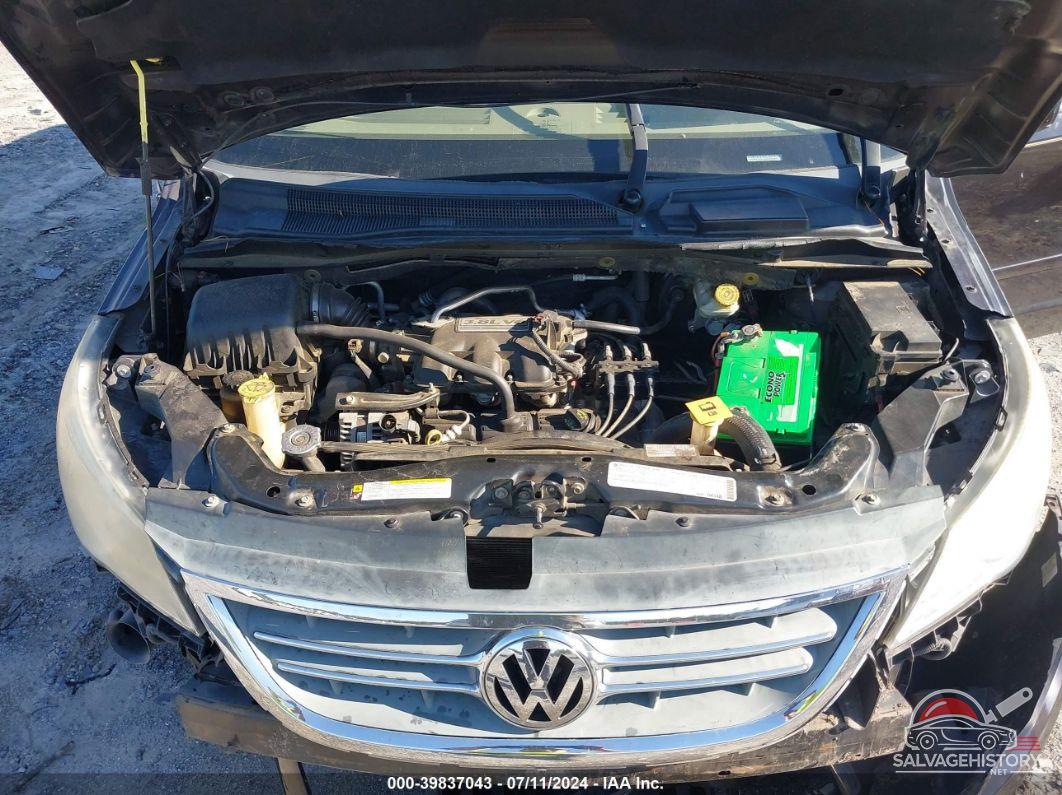 2V4RW3D10AR295057 2010 VOLKSWAGEN ROUTAN photo no. 10