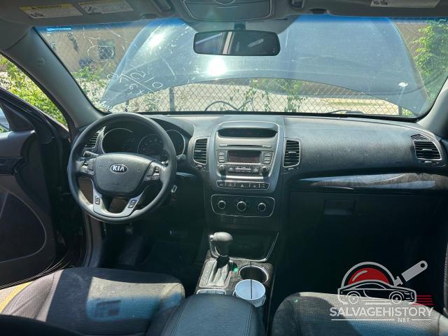 5XYKT3A60FG619754 2015 KIA SORENTO photo no. 9