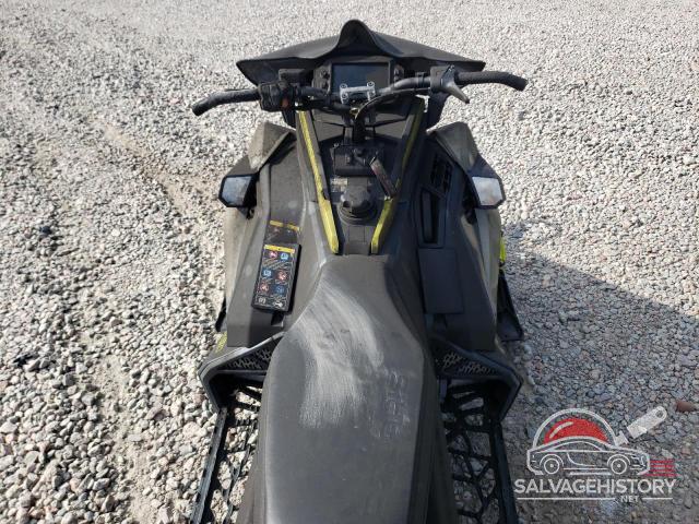 SN1TDV8R1NC817904 2022 POLA SNOWMOBILE photo no. 5