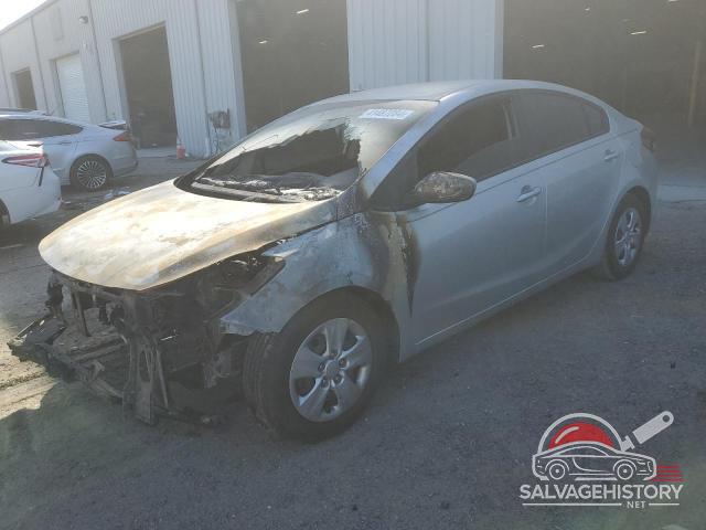 3KPFK4A75HE019055 2017 KIA FORTE photo no. 15