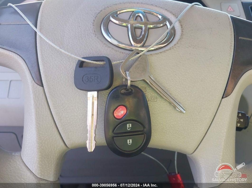 5TDZK3DC0DS327024 2013 TOYOTA SIENNA photo no. 11