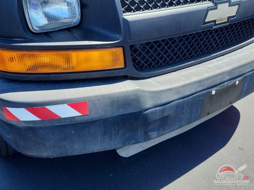 1GCWGFCB3F1151049 2015 CHEVROLET EXPRESS G2500 photo no. 2