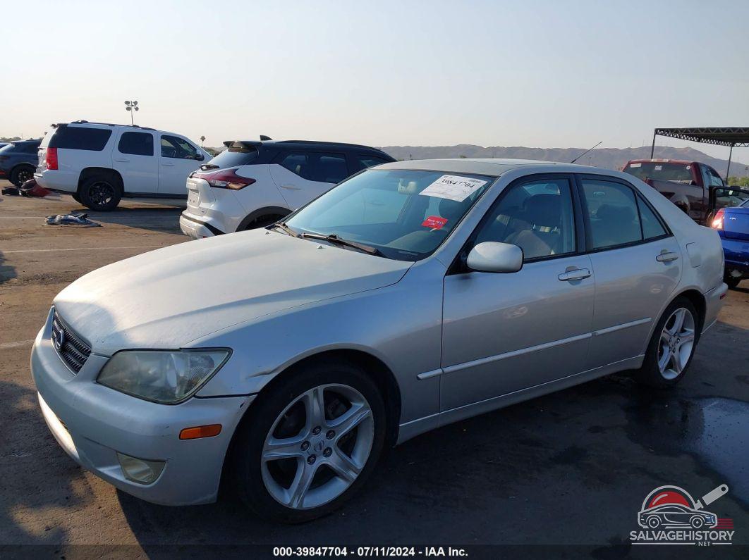 JTHBD192320038525 2002 LEXUS IS 300 photo no. 2