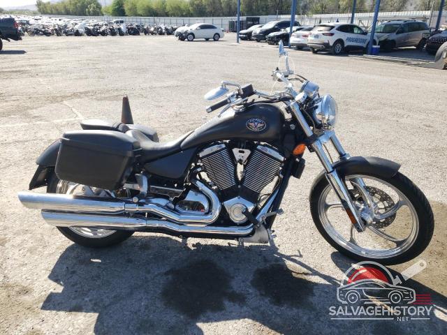5VPGB16D253007726 2005 VICTORY MOTORCYCLES MOTORCYCLE photo no. 2