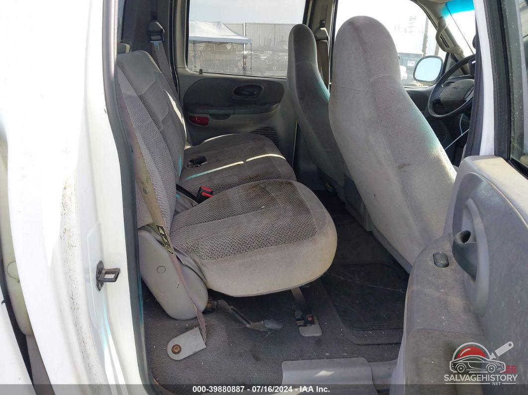 1FTRW07W21KE02365 2001 FORD F-150 photo no. 8