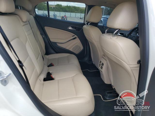 WDCTG4EBXJJ453784 2018 MERCEDES-BENZ GLA-CLASS photo no. 10