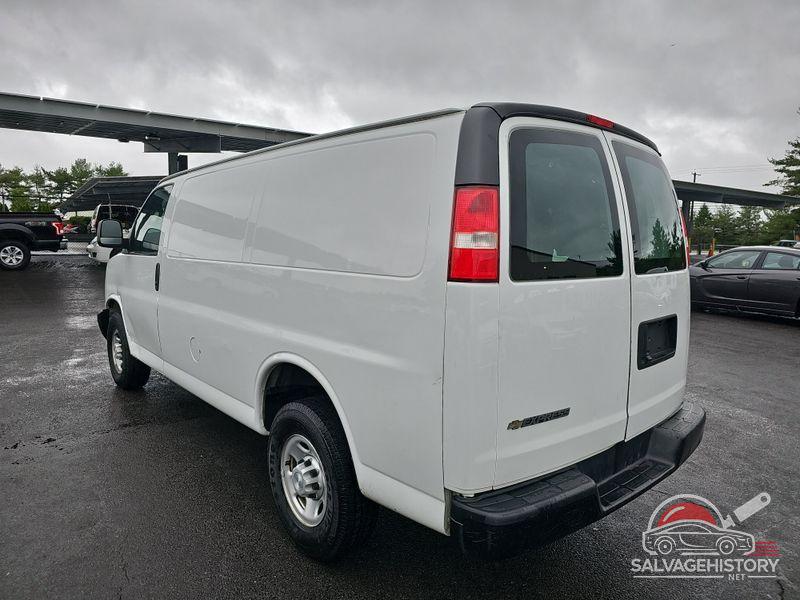1GCWGAFP4J1326198 2018 CHEVROLET EXPRESS 2500 photo no. 9