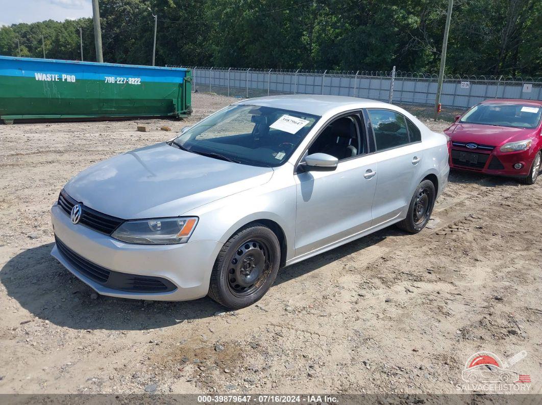 3VWDX7AJ6BM341140 2011 VOLKSWAGEN JETTA photo no. 2