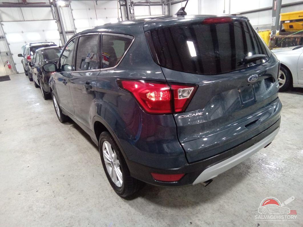 1FMCU0GD2KUA25760 2019 FORD ESCAPE photo no. 2