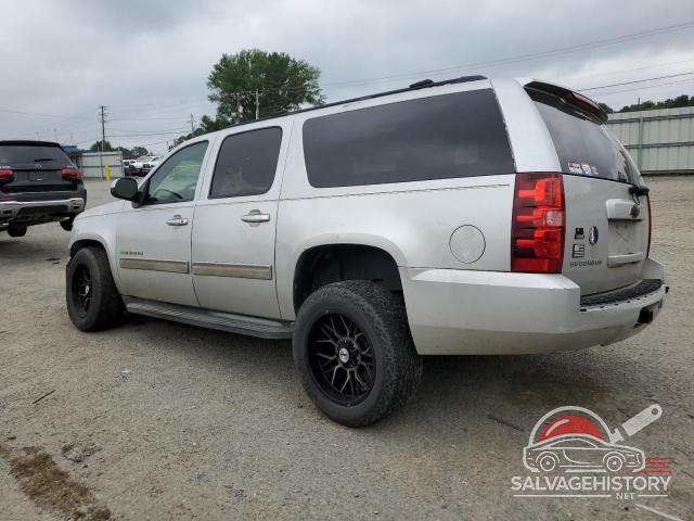 1GNSCHE02BR208331 2011 CHEVROLET SUBURBAN photo no. 2
