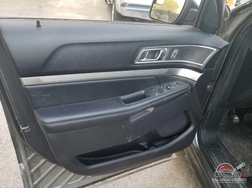 1FM5K8D89KGB08427 2019 FORD EXPLORER photo no. 2