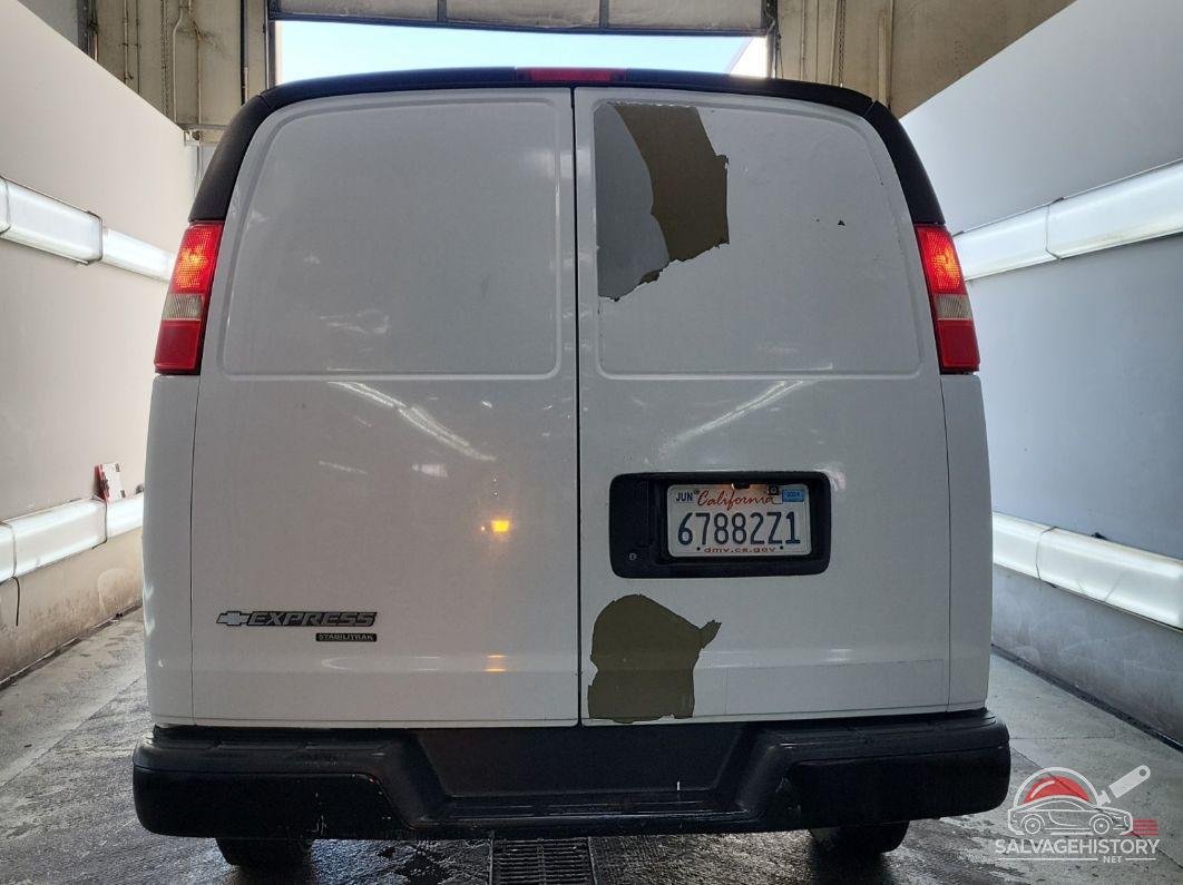 1GCWGFCA1C1141381 2012 CHEVROLET EXPRESS G2500 photo no. 2