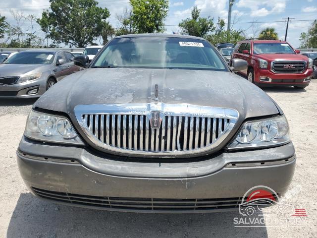 1LNHM81W63Y673109 2003 LINCOLN TOWNCAR photo no. 5
