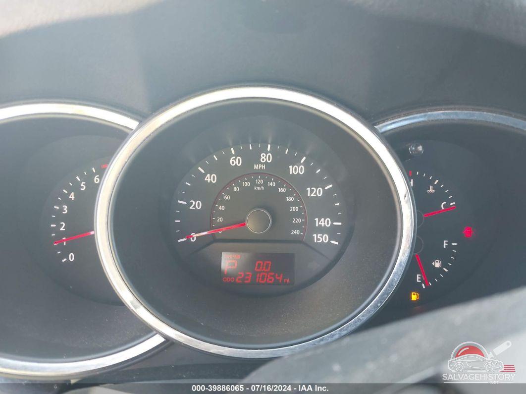 5XYKT3A1XBG052404 2011 KIA SORENTO photo no. 7