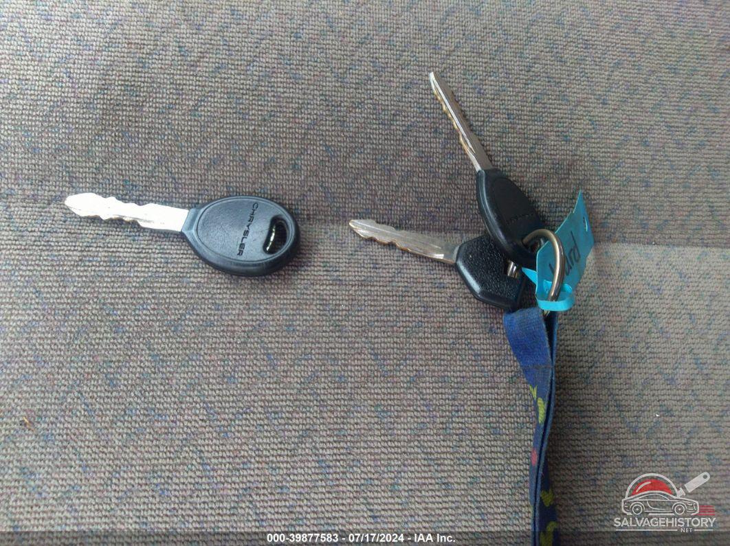 2C8GP44322R792682 2002 CHRYSLER TOWN & COUNTRY photo no. 11