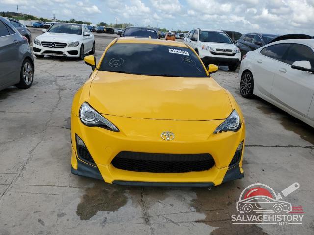 JF1ZNAA19F9706724 2015 TOYOTA SCION photo no. 5