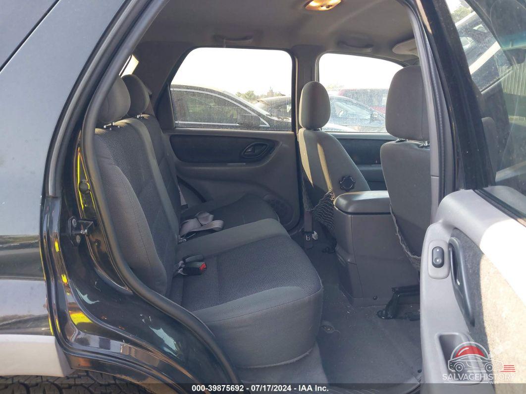 1FMYU04182KD99804 2002 FORD ESCAPE photo no. 8
