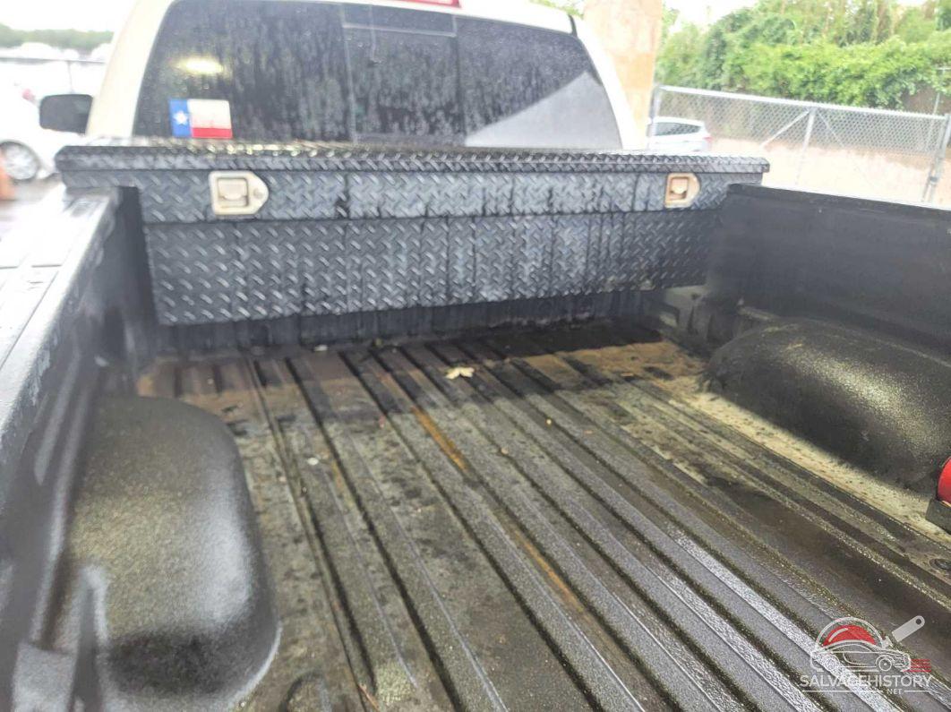 5TFUW5F17JX739274 2018 TOYOTA TUNDRA photo no. 9