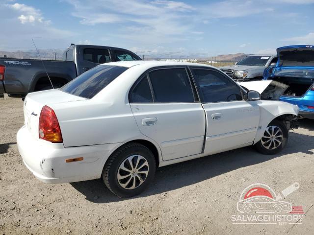 KMHCG45C25U655775 2005 HYUNDAI ACCENT photo no. 3