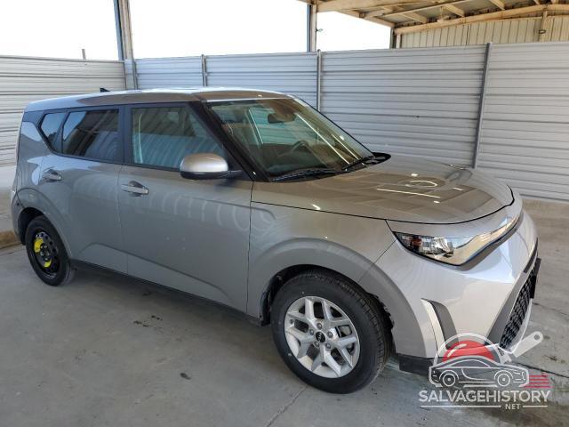KNDJ23AU6P7876820 2023 KIA SOUL photo no. 4