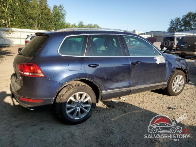 WVGEF9BP1DD004328 2013 VOLKSWAGEN TOUAREG photo no. 3