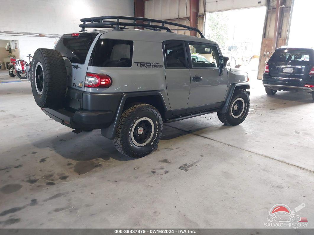 JTEBU4BF0DK158964 2013 TOYOTA FJ CRUISER photo no. 4