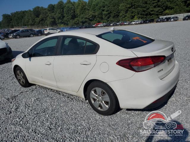 3KPFK4A76JE185302 2018 KIA FORTE photo no. 2