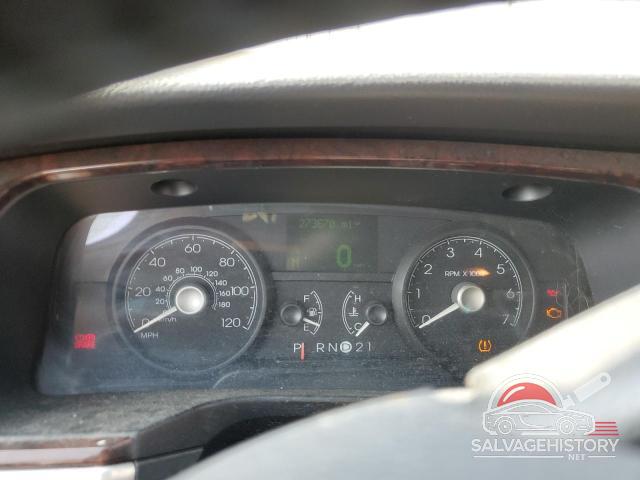 2LNHM84W38X640183 2008 LINCOLN TOWNCAR photo no. 9