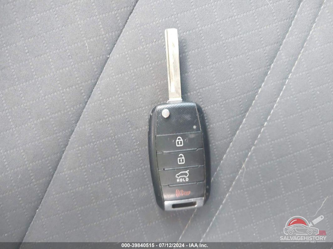 5XYPG4A32GG019003 2016 KIA SORENTO photo no. 11