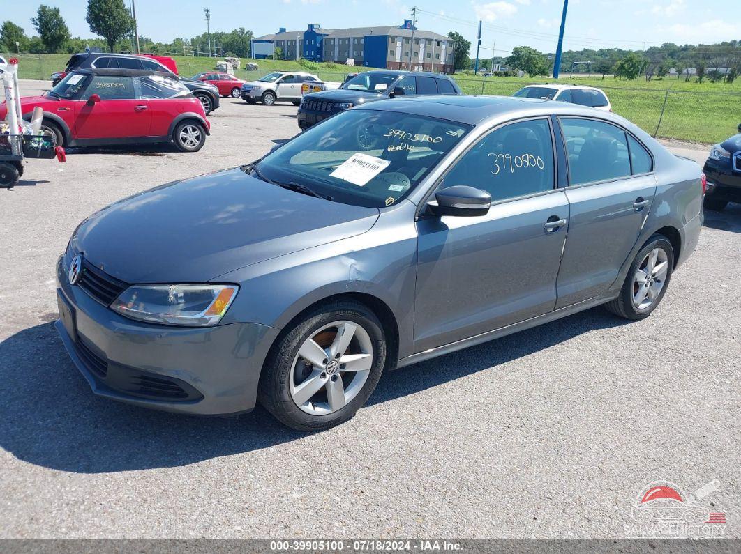 3VWLL7AJ7CM377007 2012 VOLKSWAGEN JETTA photo no. 2
