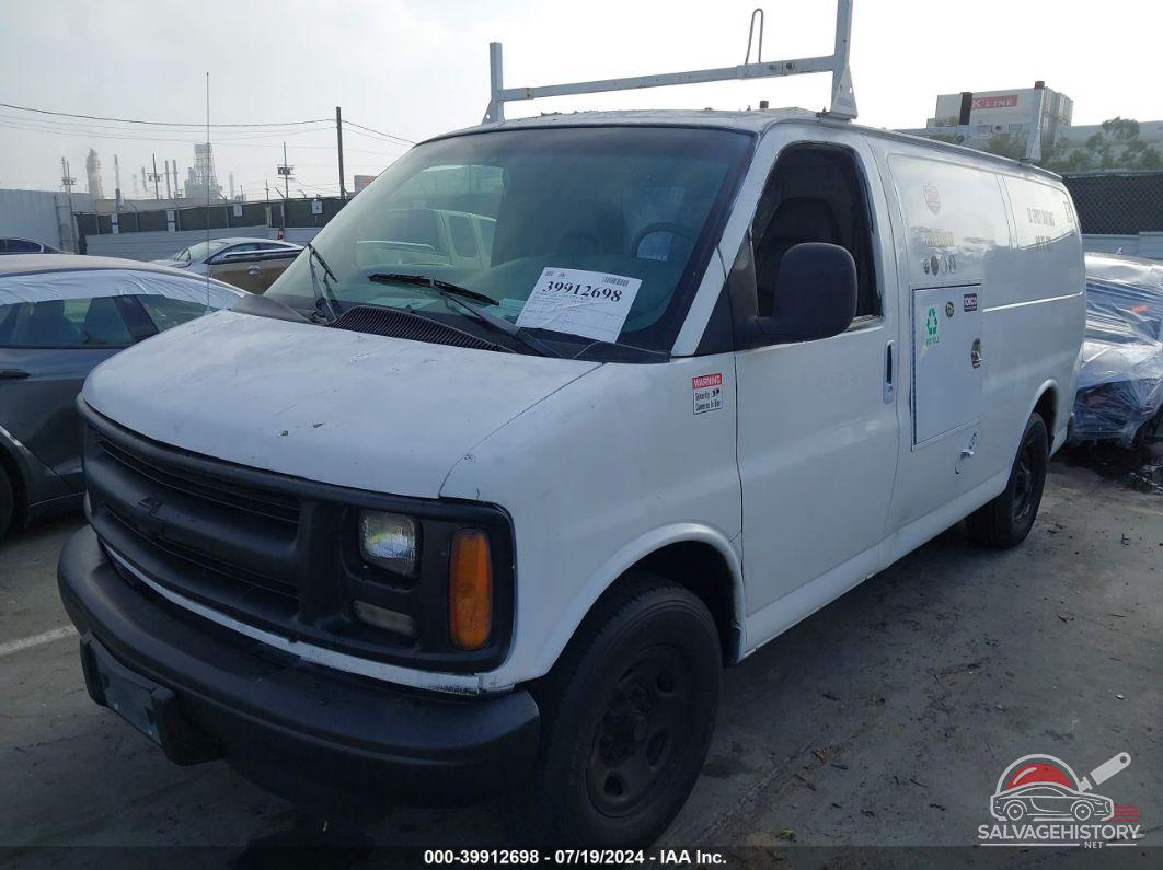 1GCHG35G921160977 2002 CHEVROLET EXPRESS photo no. 2