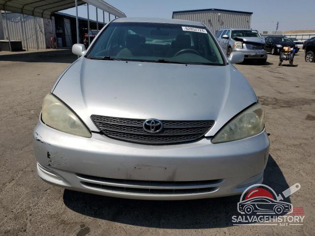 4T1BF30K32U528052 2002 TOYOTA CAMRY photo no. 5