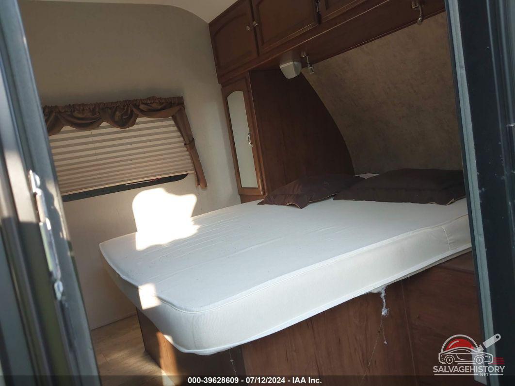 5ZT2FETB1HA024569 2017 COACHMEN TRAVEL photo no. 5