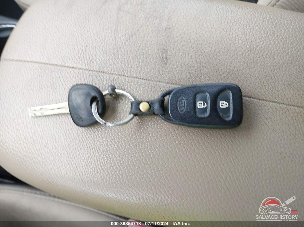 5XYKT3A18BG170175 2011 KIA SORENTO photo no. 11