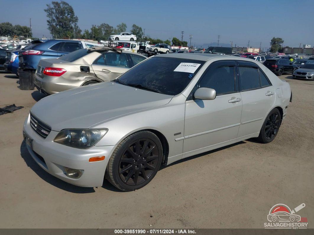 JTHBD192240093468 2004 LEXUS IS 300 photo no. 2