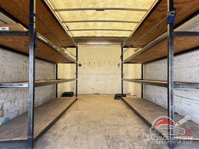 1GD374CG9B1901529 2011 GMC SAVANA CUTAWAY photo no. 2