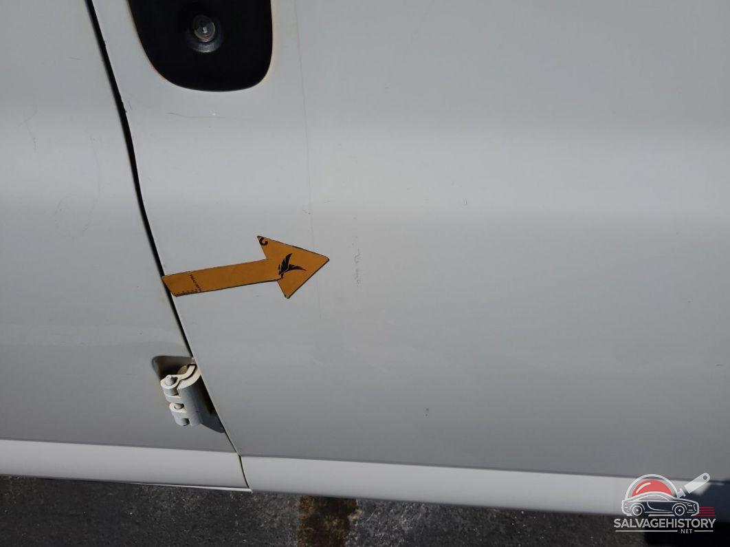 1GCWGAFP6K1247830 2019 CHEVROLET EXPRESS 2500 photo no. 4