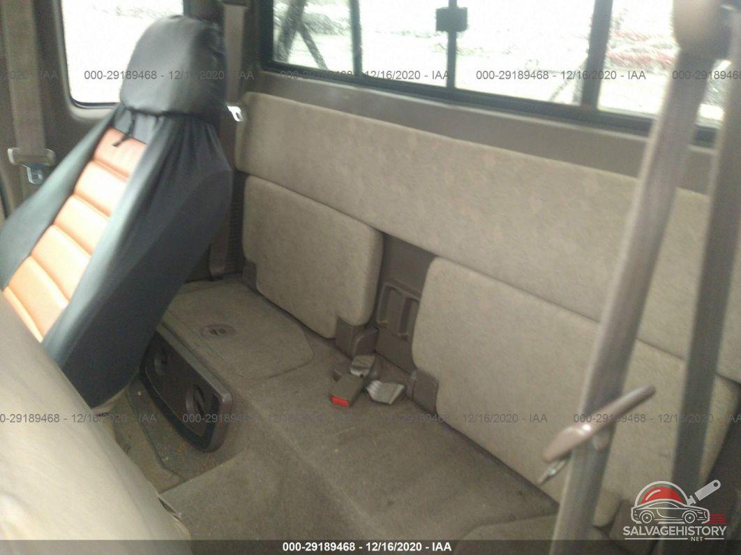 4TAWN72N1YZ646082 2000 TOYOTA TACOMA photo no. 8