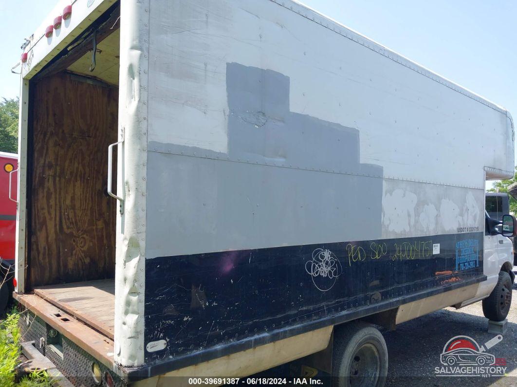 1FDWE35L4YHC03577 2000 FORD E-350 CUTAWAY photo no. 4