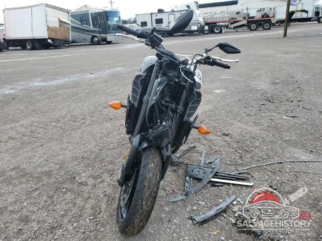 JYARN53E5LA008375 2020 YAMAHA MT09 photo no. 2
