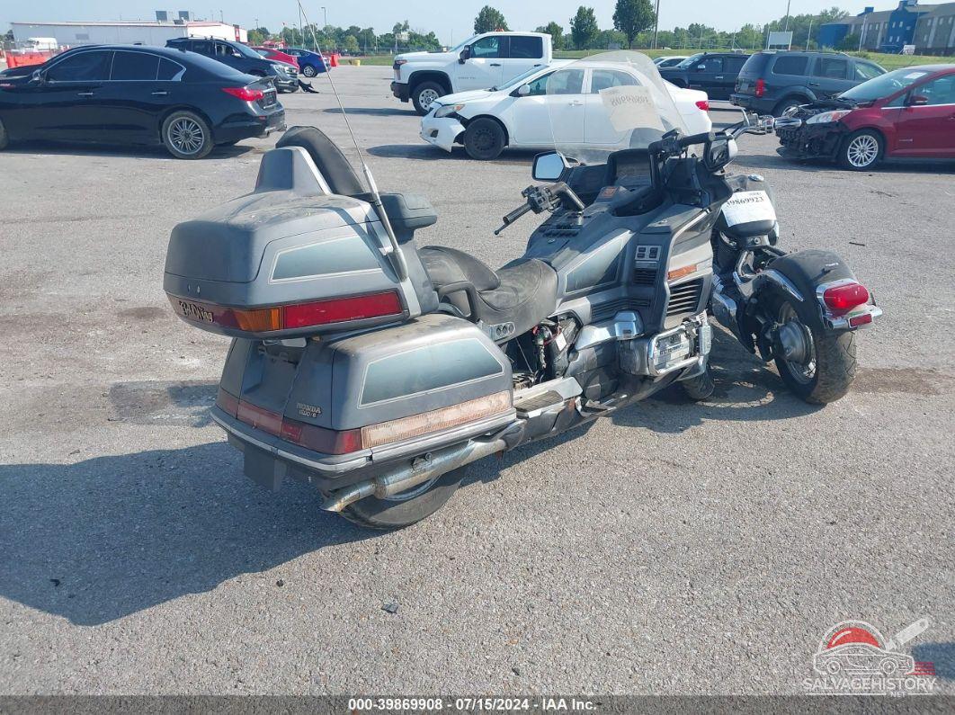 1HFSC2203JA008846 1988 HONDA GL1500 photo no. 2