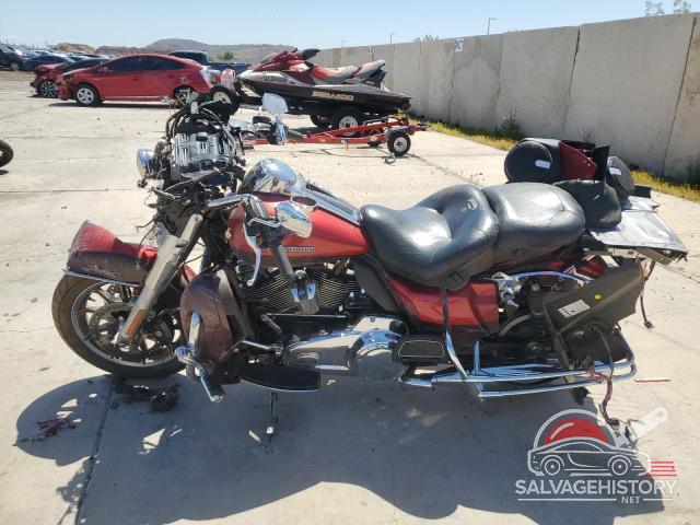 1HD1KED37JB633325 2018 HARLEY-DAVIDSON FL photo no. 3