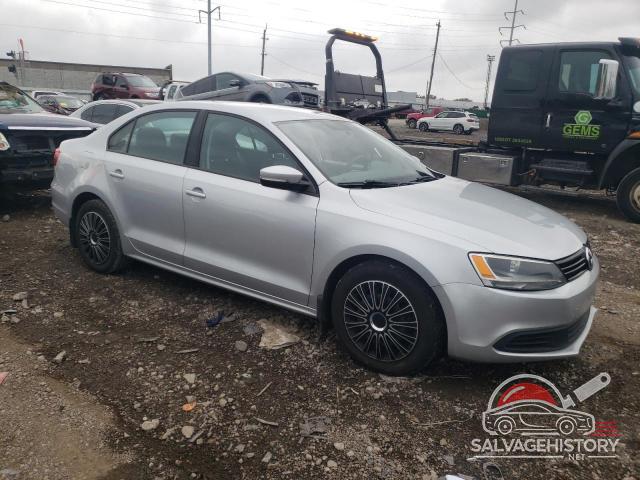 3VWBP7AJ2CM110678 2012 VOLKSWAGEN JETTA photo no. 4