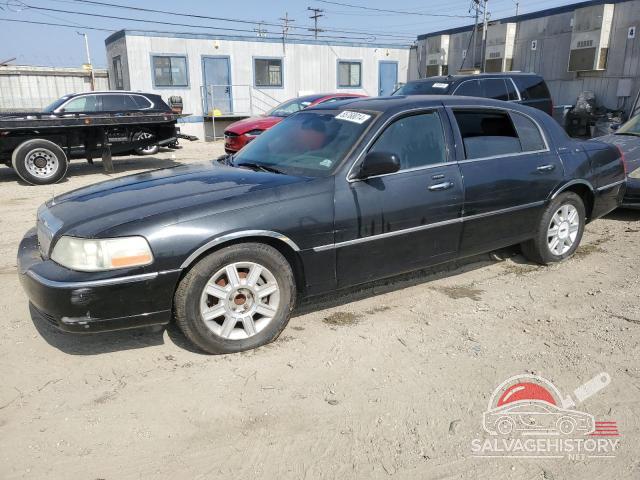 2LNHM84W38X640183 2008 LINCOLN TOWNCAR photo no. 1