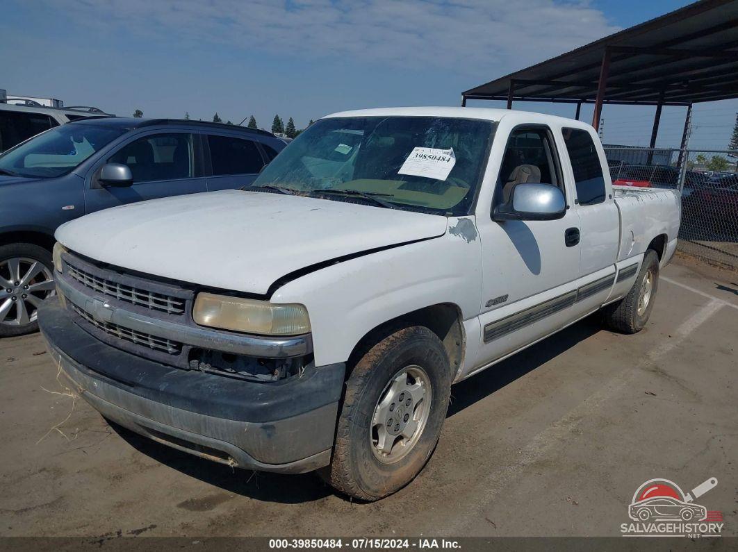 2GCEC19T3Y1102053 2000 CHEVROLET SILVERADO photo no. 2