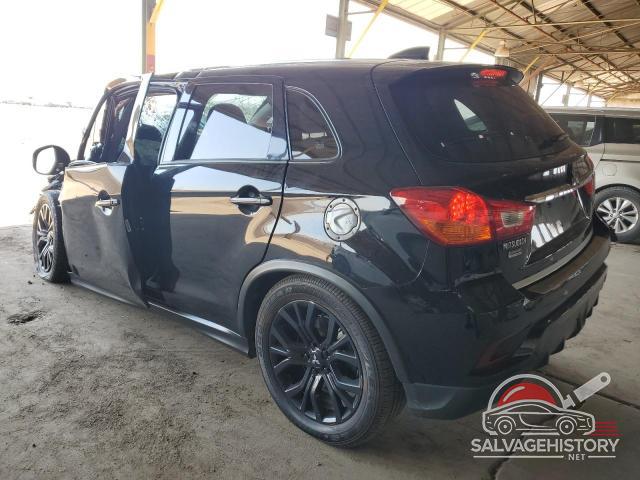 JA4AP3AU3JZ030751 2018 MITSUBISHI OUTLANDER photo no. 2