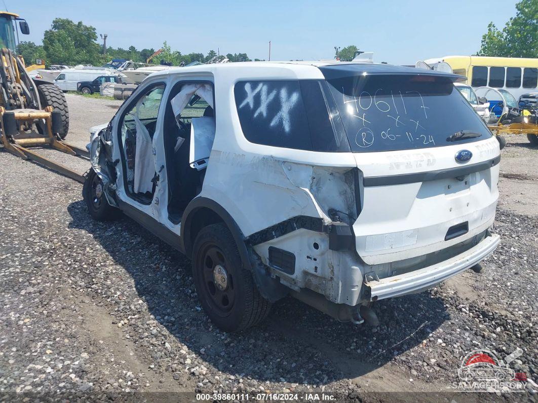 1FM5K8AR9HGD66713 2017 FORD UTILITY POLICE INTERCEPTOR photo no. 3
