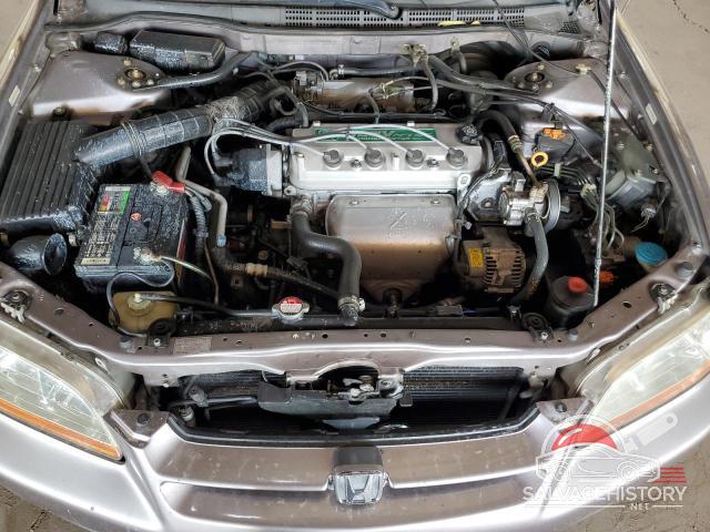 1HGCG6687YA075701 2000 HONDA ACCORD photo no. 11