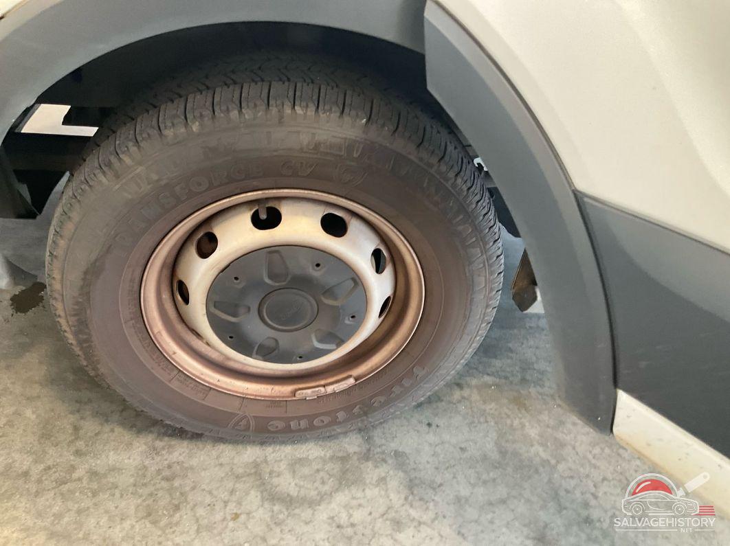 1FTYE1CMXJKB31158 2018 FORD TRANSIT-150 photo no. 10